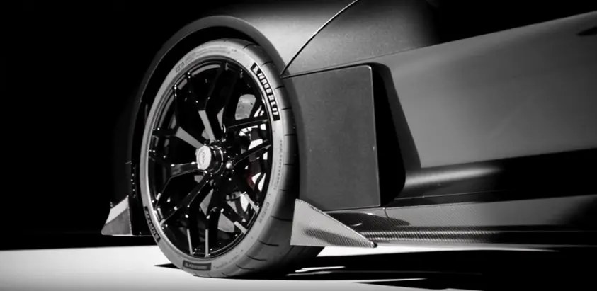 Серый автомобиль вместо красного Zenvo
