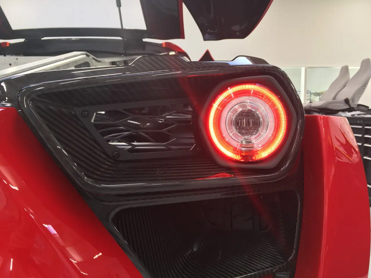 Задний фонарь Zenvo TSR-S
